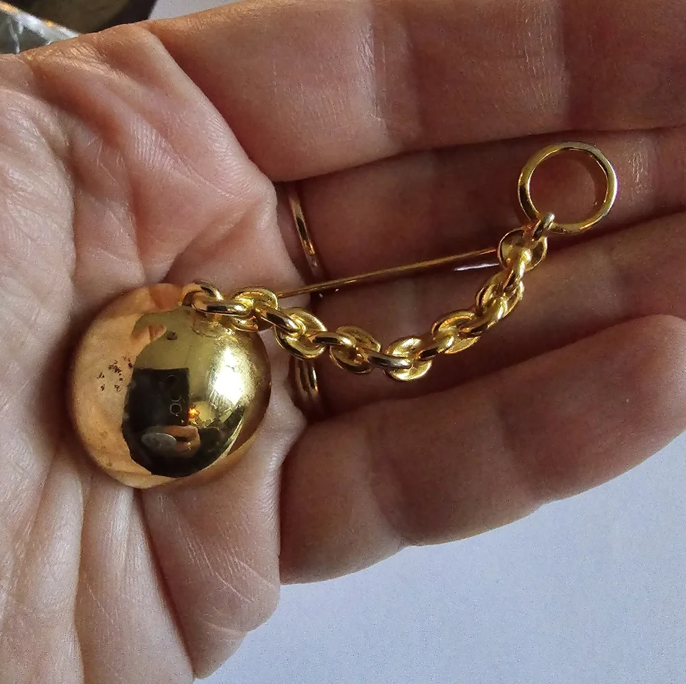 Vintage fun brooch